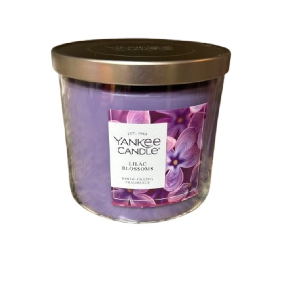 NWT Yankee Candle Lilac Blossoms Scented Candle 3wick
